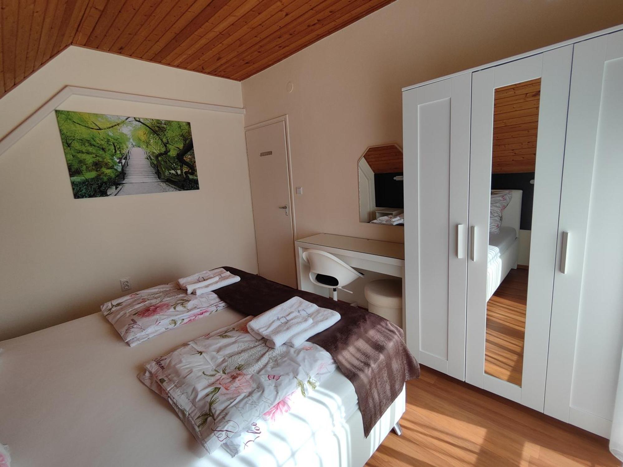 Havasi Vendeghaz Apartment Gyenesdias Bagian luar foto