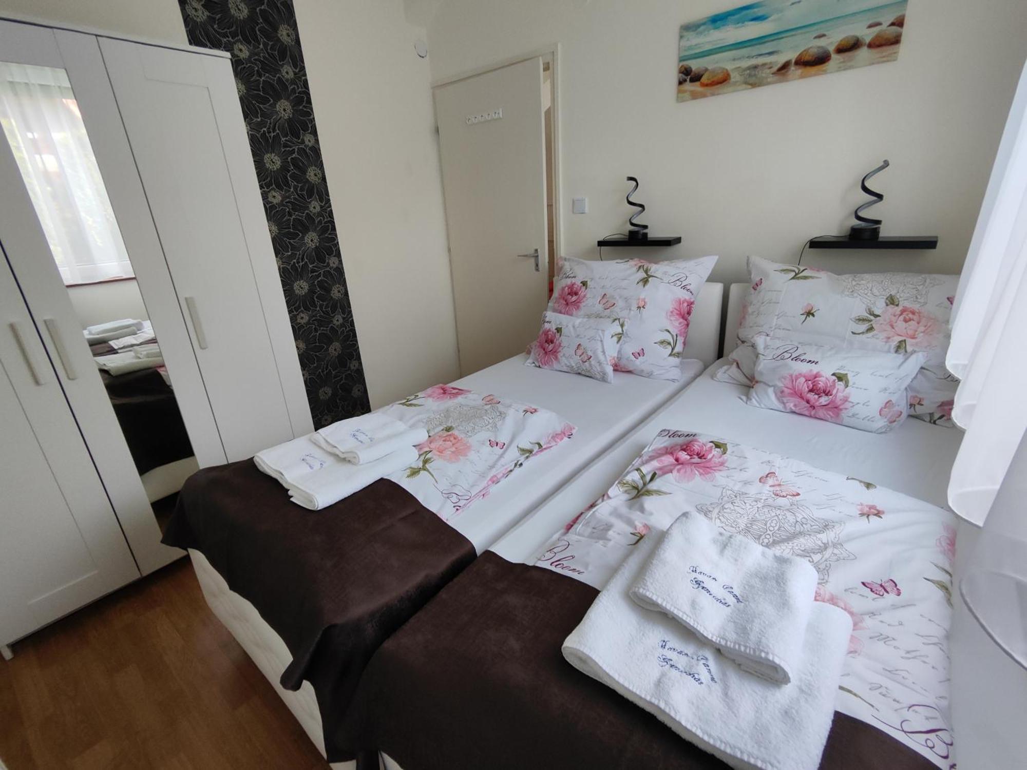 Havasi Vendeghaz Apartment Gyenesdias Bagian luar foto